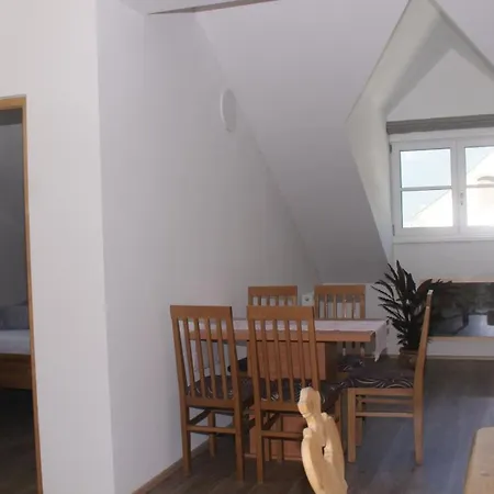 Schloegler's Apartmenthaus Apartamento
